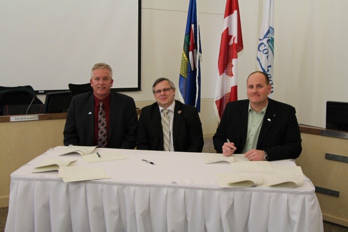 Left to right: Mayor Ian Duncan (Hinton), Mayor Gerald Soroka (Yellowhead County), Mayor Greg Pasychny (Edson)